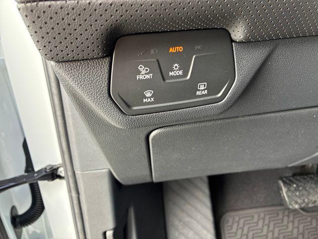 2026 Volkswagen Atlas Cross Sport SE with Technology