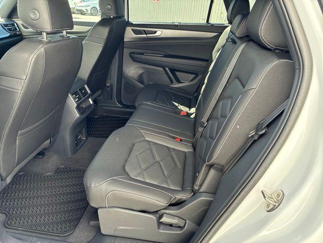 2026 Volkswagen Atlas Cross Sport SE with Technology