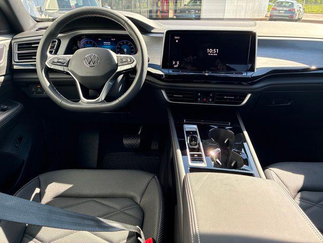 2026 Volkswagen Atlas Cross Sport SE with Technology