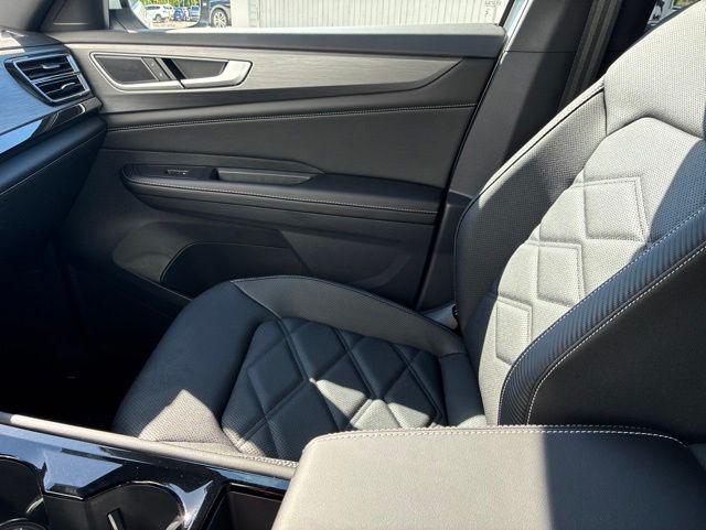 2026 Volkswagen Atlas Cross Sport SE with Technology