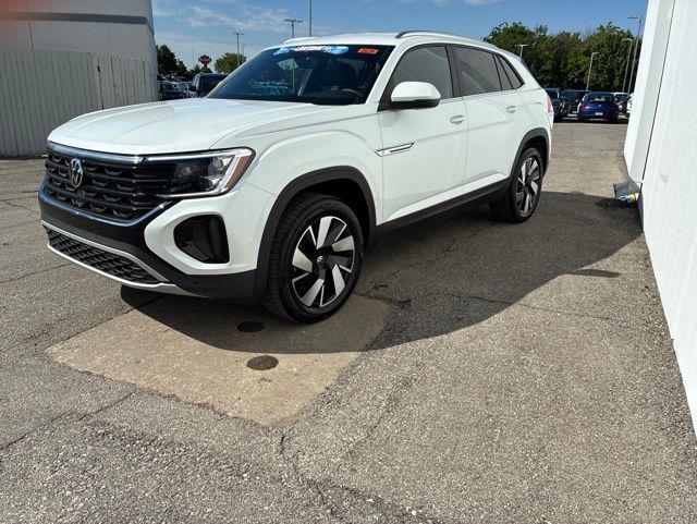 2026 Volkswagen Atlas Cross Sport SE with Technology