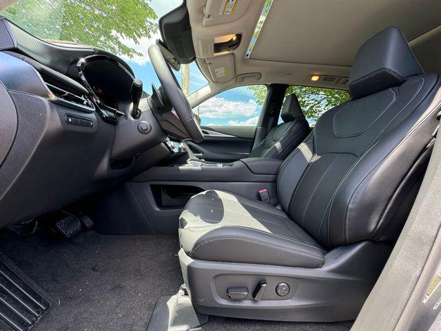 2027 INFINITI QX60 LUXE