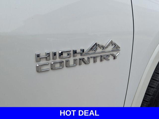 2023 Chevrolet Traverse AWD High Country