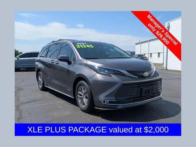 2021 Toyota Sienna XLE for sale near Newark, OH