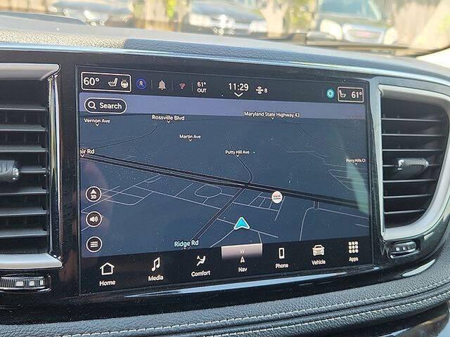2024 Chrysler Pacifica Hybrid Select