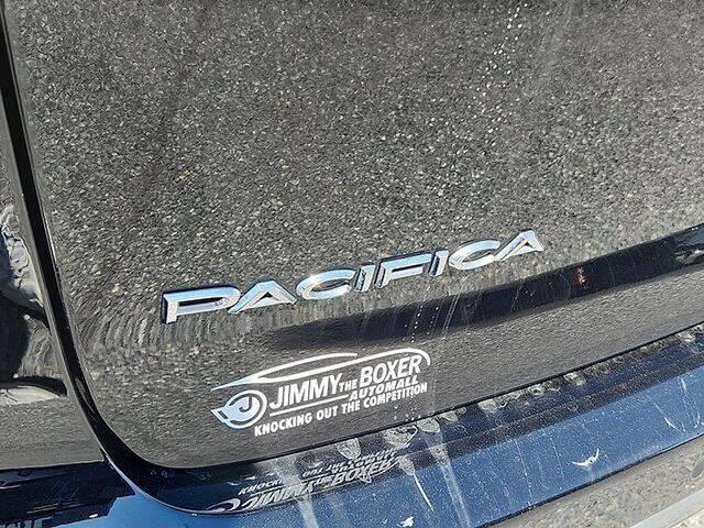 2024 Chrysler Pacifica Hybrid Select