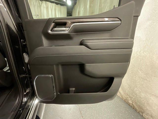 2023 Chevrolet Silverado 1500 4WD Crew Cab Short Bed LTZ