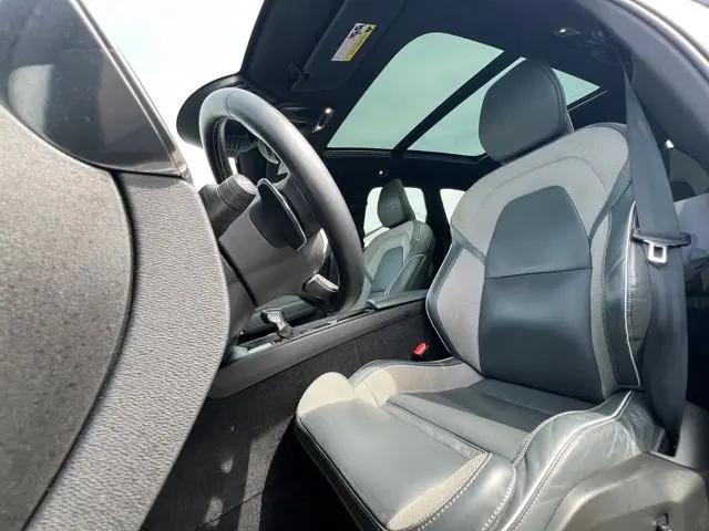 2020 Volvo XC60 T6 R-Design