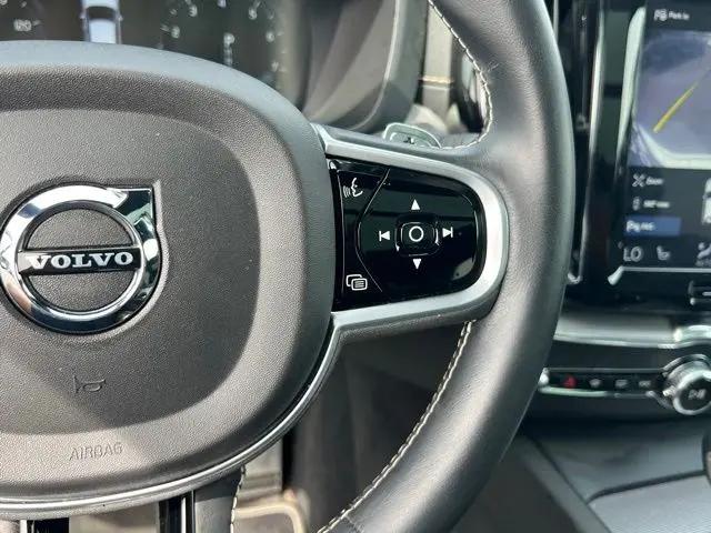 2020 Volvo XC60 T6 R-Design