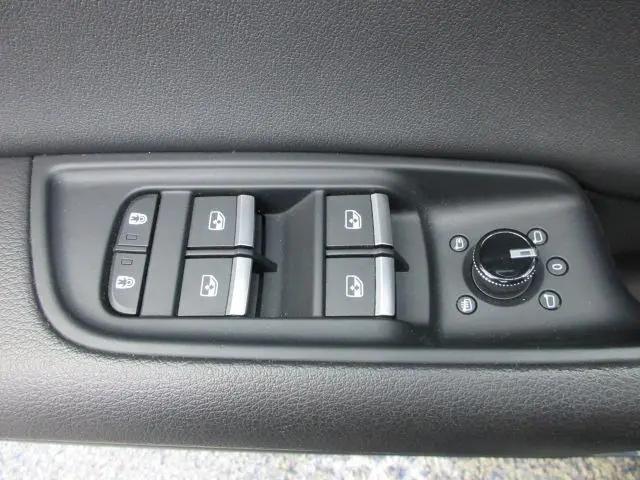 2020 Audi Q8 Premium Plus 55 TFSI quattro Tiptronic