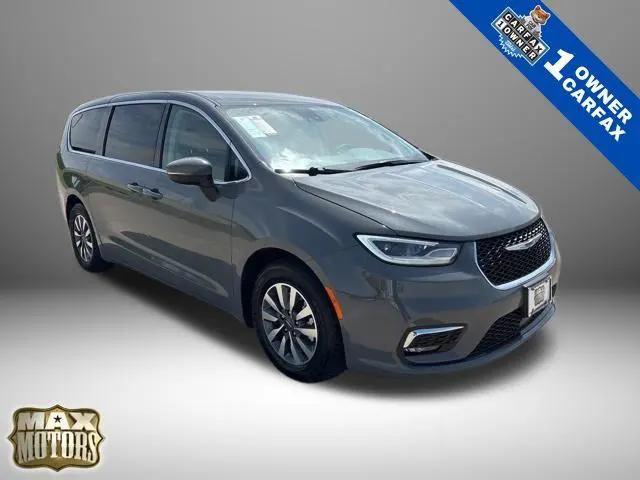 2023 Chrysler Pacifica Hybrid Touring L for sale in Nevada, MO