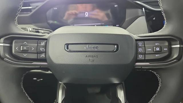 2026 Jeep Cherokee Laredo 4x4