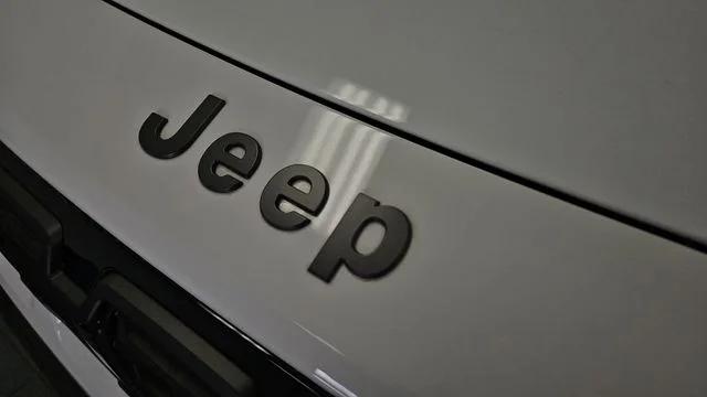 2026 Jeep Cherokee Laredo 4x4