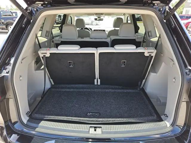 2024 Volkswagen Atlas 2.0T SEL Premium R-Line