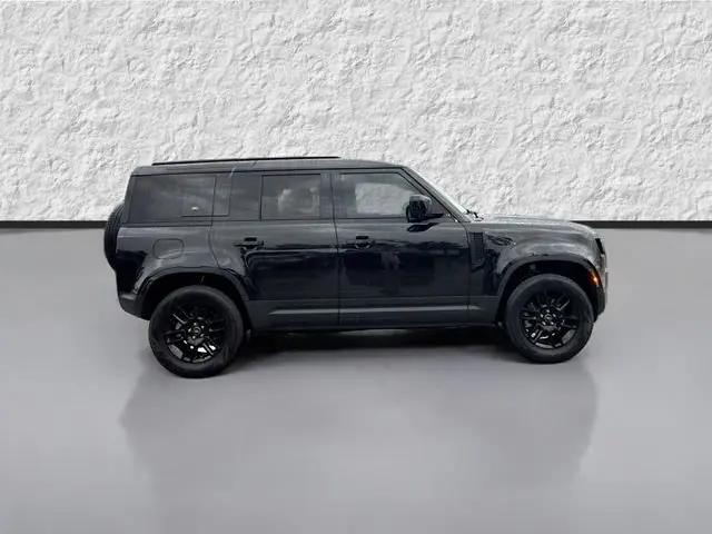 2022 Land Rover Defender 110 Standard