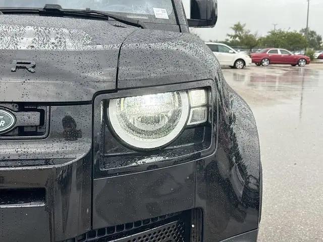 2022 Land Rover Defender 110 Standard