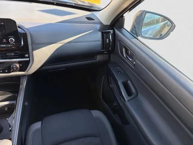 2024 Nissan Pathfinder SV 4WD