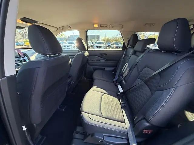 2024 Nissan Pathfinder SV 4WD