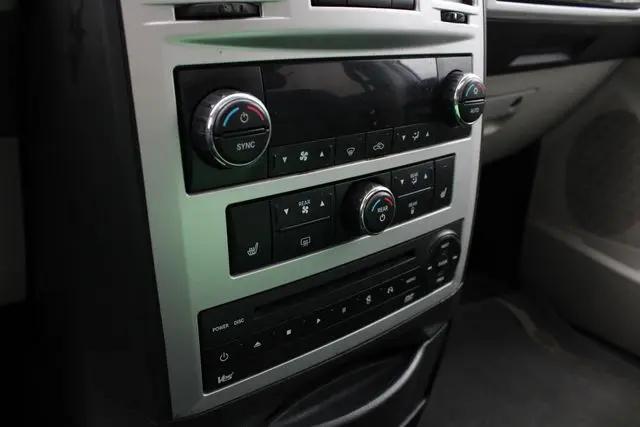 2010 Chrysler Town & Country Touring