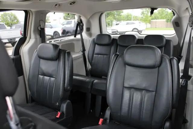 2010 Chrysler Town & Country Touring