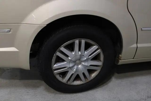 2010 Chrysler Town & Country Touring