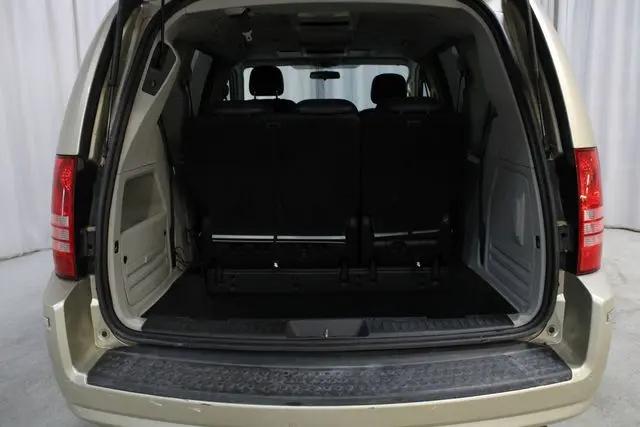 2010 Chrysler Town & Country Touring
