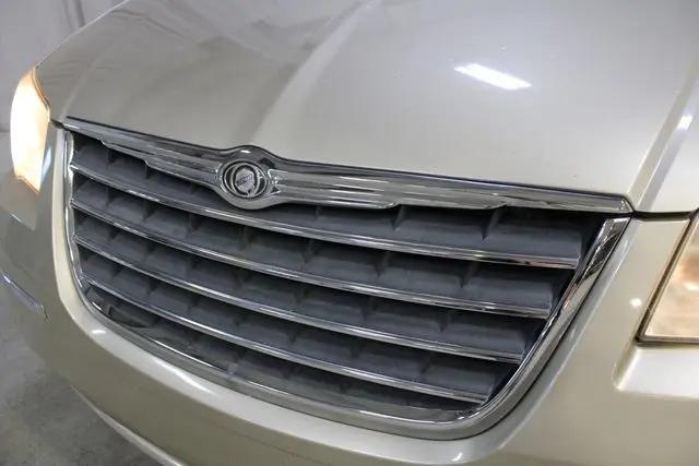 2010 Chrysler Town & Country Touring