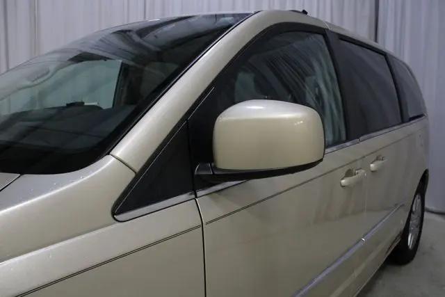 2010 Chrysler Town & Country Touring