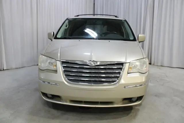 2010 Chrysler Town & Country Touring
