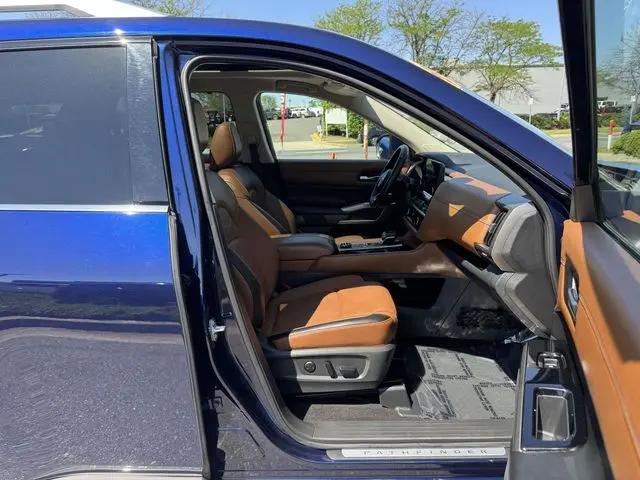 2023 Nissan Pathfinder Platinum 4WD