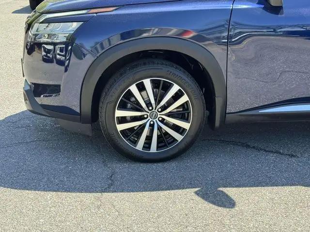 2023 Nissan Pathfinder Platinum 4WD