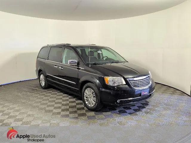 2012 Chrysler Town & Country Limited for sale in Shakopee, MN