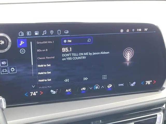 2025 Chevrolet Traverse AWD LT