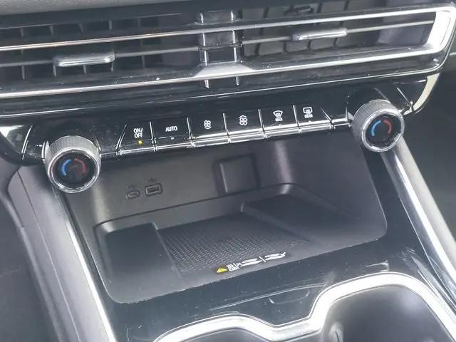 2025 Chevrolet Traverse AWD LT