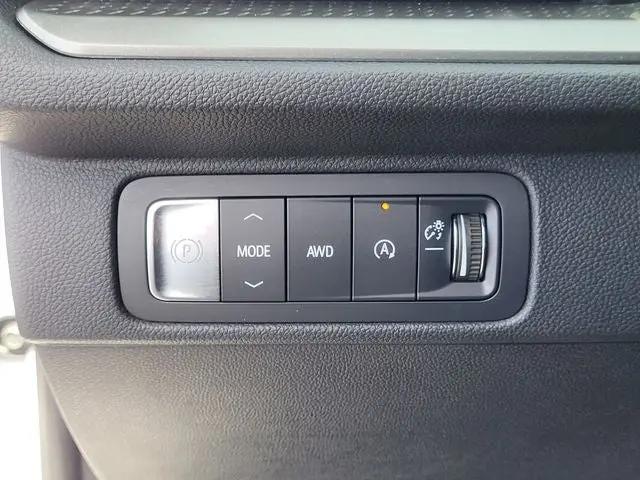 2025 Chevrolet Traverse AWD LT