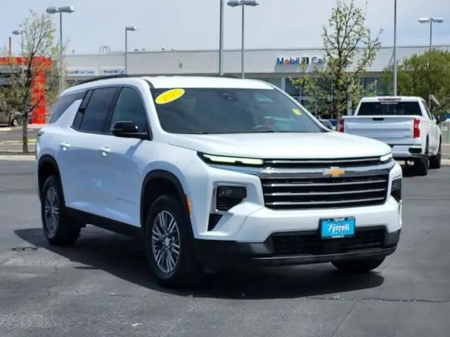 2025 Chevrolet Traverse AWD LT