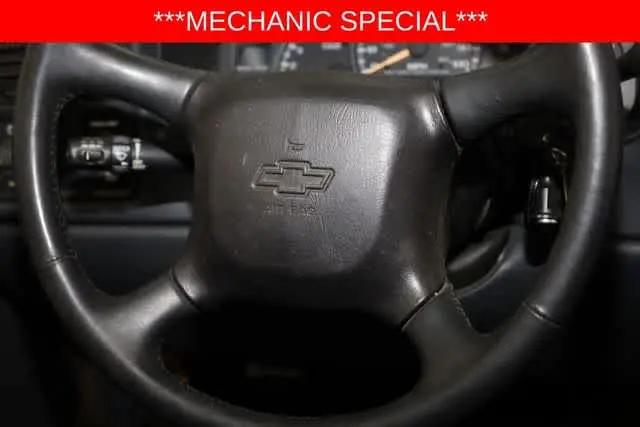 2002 Chevrolet Avalanche Base