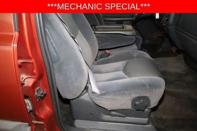 2002 Chevrolet Avalanche Base