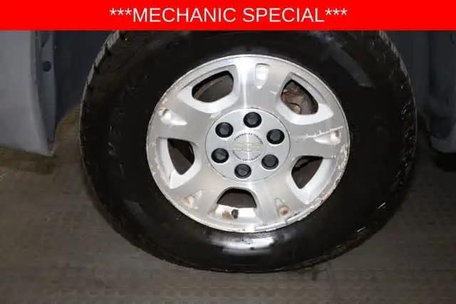 2002 Chevrolet Avalanche Base