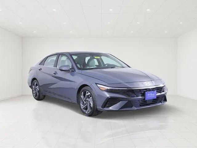 2024 Hyundai Elantra Limited for sale in Shakopee, MN