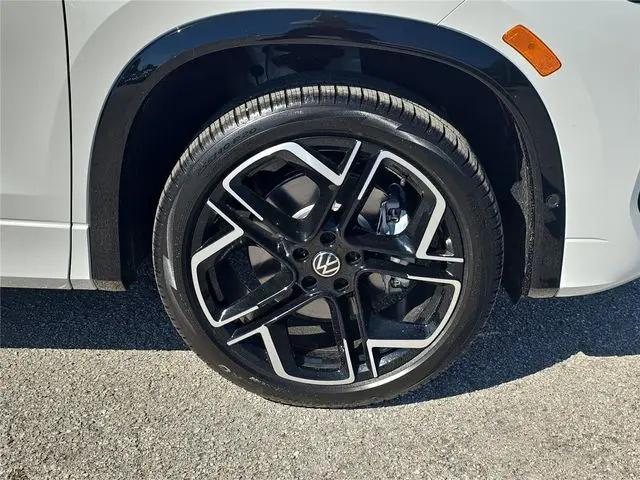 2026 Volkswagen Tiguan SEL R-Line Turbo