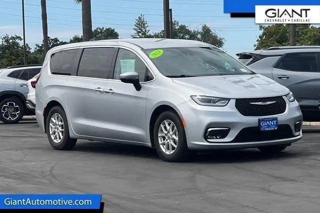 2023 Chrysler Pacifica Touring L for sale in Visalia, CA