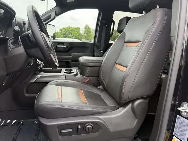 2023 GMC Sierra 2500HD 4WD Crew Cab Standard Bed AT4