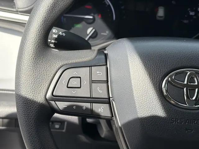 2025 Toyota Sienna LE