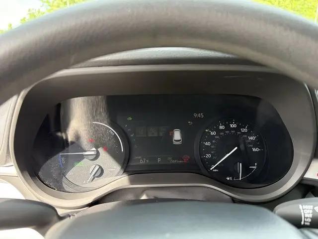 2025 Toyota Sienna LE