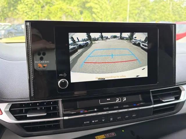 2025 Toyota Sienna LE