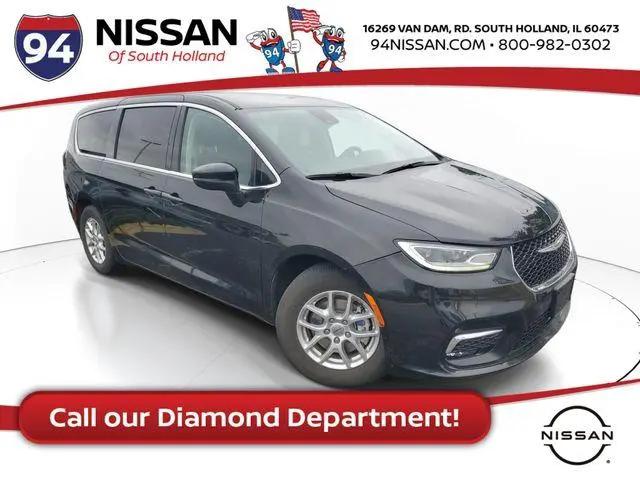 2023 Chrysler Pacifica Touring L for sale in South Holland, IL