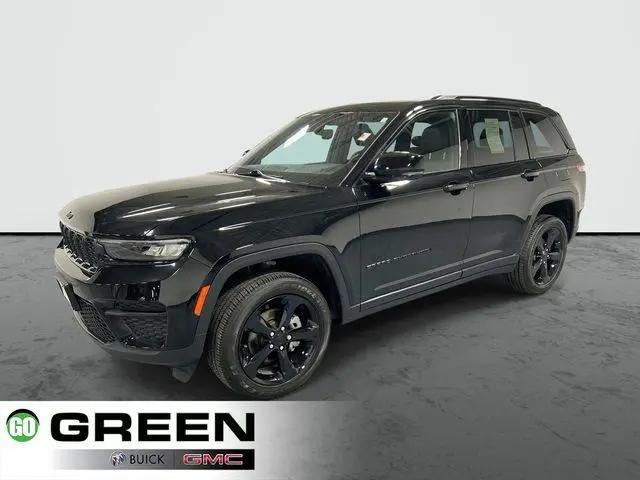 2024 Jeep Grand Cherokee Altitude X 4x4 for sale in Davenport, IA