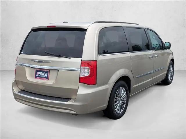 2015 Chrysler Town & Country Touring-L