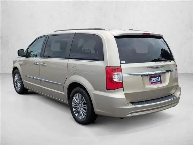 2015 Chrysler Town & Country Touring-L